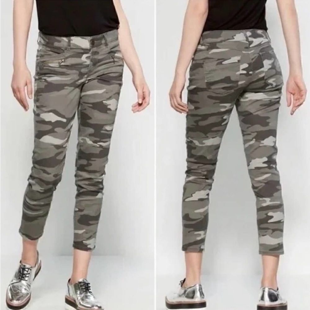 EXCELLENT CONDITION SIZE 8 DEMOCRACY “AB”TECHNOLOGY TUMMY CONTROL CAMO PANTS